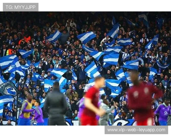 切尔西中场传控完美，球迷称“久违的蓝军”