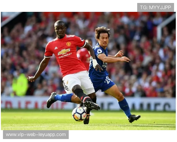 曼联球迷集体请愿，要求立即签下意甲铁卫，曼联why always us